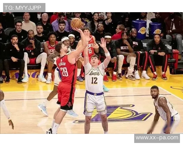 雷迪克谈球队伤病困扰里夫斯缺阵对赛季影响微乎其微 雷迪克谈球队伤病困扰里夫斯缺阵对赛季影响微乎其微